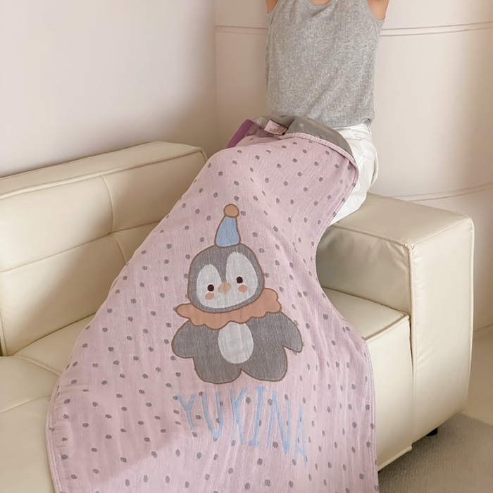 91家纺网 家纺一手货源 找家纺 麻依 2026新款四层纱布浴巾全棉 豆豆企鹅 80*160