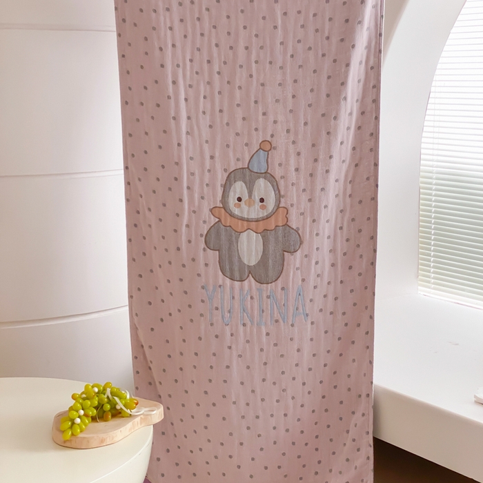 91家纺网 家纺一手货源 找家纺 麻依 2026新款四层纱布浴巾全棉 豆豆企鹅 80*160