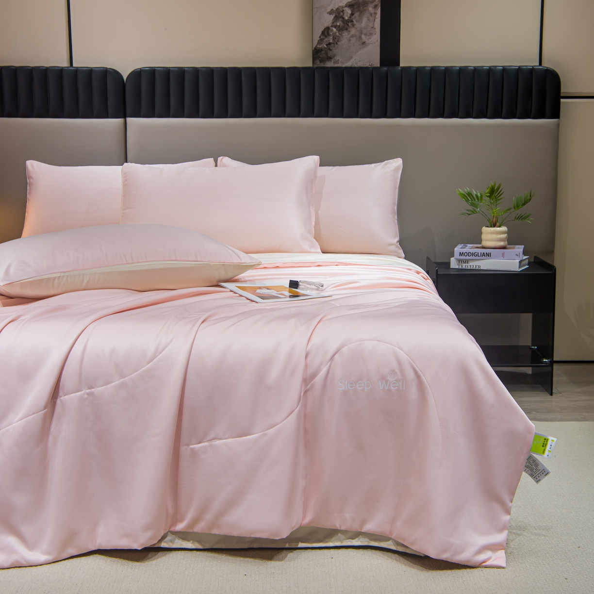 91家纺网 家纺一手货源 找家纺 花伞家居 2026新款烫画水洗真丝夏被四件套 烫画夏被-浅玉+小米黄