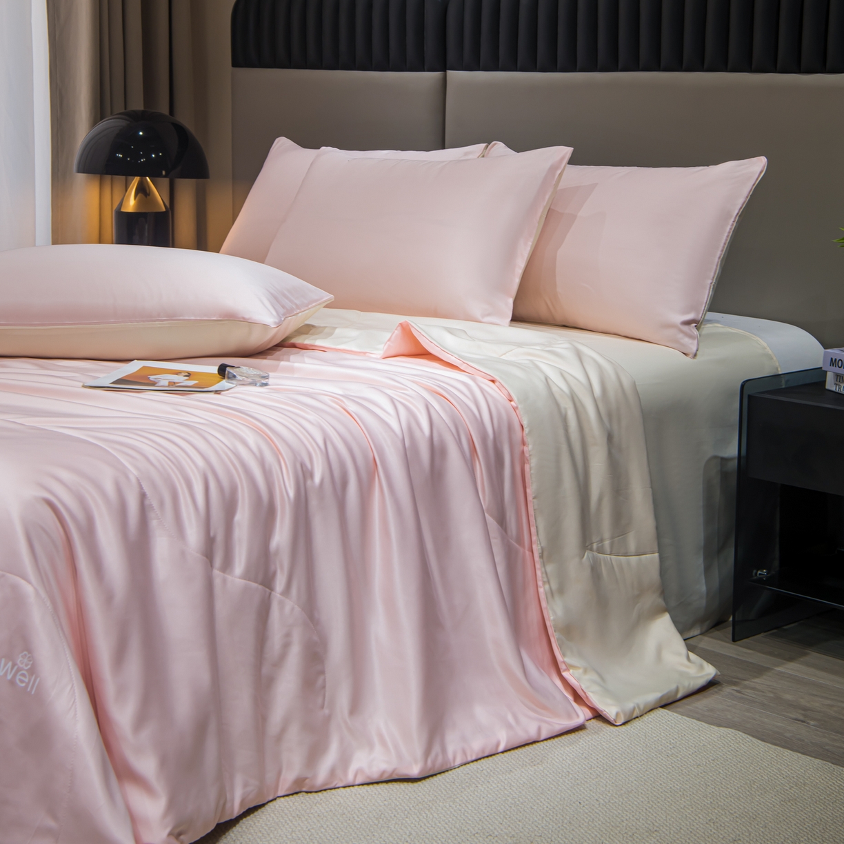 91家纺网 家纺一手货源 找家纺 花伞家居 2026新款烫画水洗真丝夏被四件套 烫画夏被-浅玉+小米黄