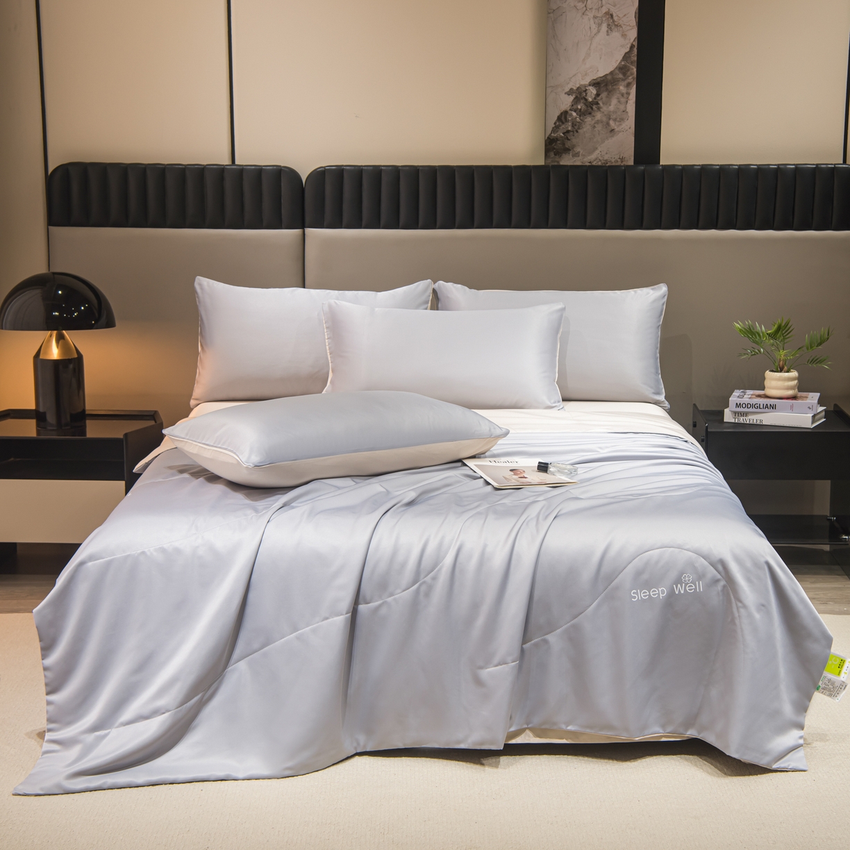 91家纺网 家纺一手货源 找家纺 花伞家居 2026新款烫画水洗真丝夏被四件套 烫画夏被-浅灰+梧桐杏