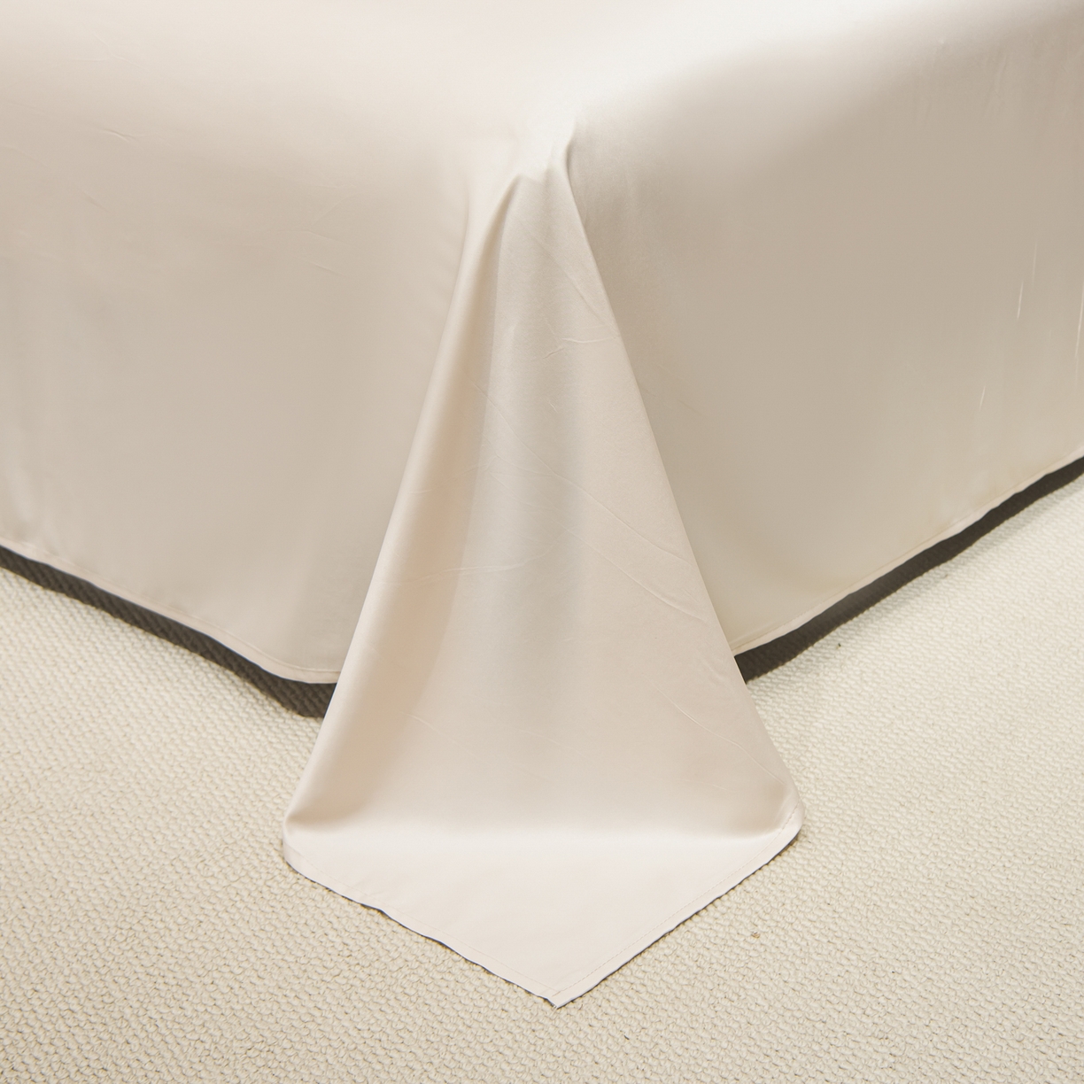 91家纺网 家纺一手货源 找家纺 花伞家居 2026新款烫画水洗真丝夏被四件套 烫画夏被-浅灰+梧桐杏