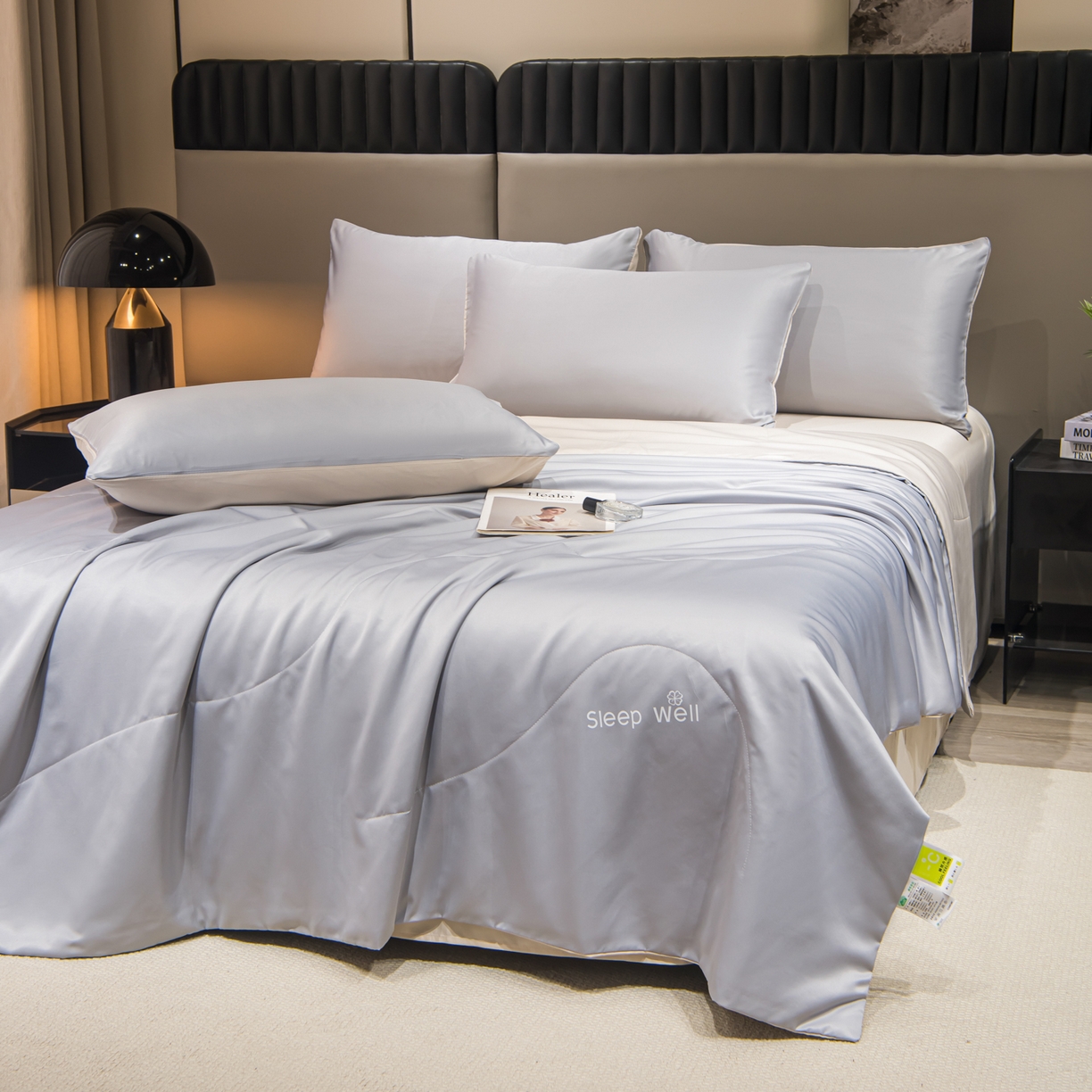 91家纺网 家纺一手货源 找家纺 花伞家居 2026新款烫画水洗真丝夏被四件套 烫画夏被-浅灰+梧桐杏