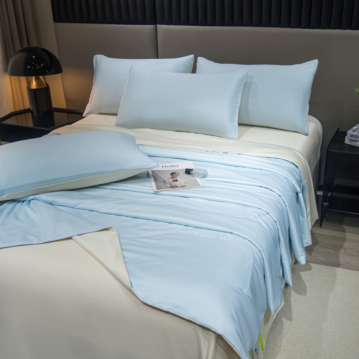 91家纺网 家纺一手货源 找家纺 花伞家居 2026新款烫画水洗真丝夏被四件套 烫画夏被-浅蓝+小米黄