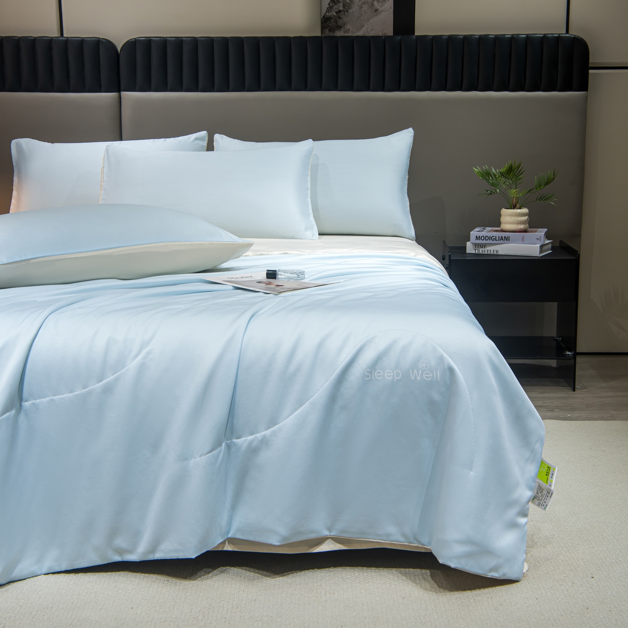 91家纺网 家纺一手货源 找家纺 花伞家居 2026新款烫画水洗真丝夏被四件套 烫画夏被-浅蓝+小米黄