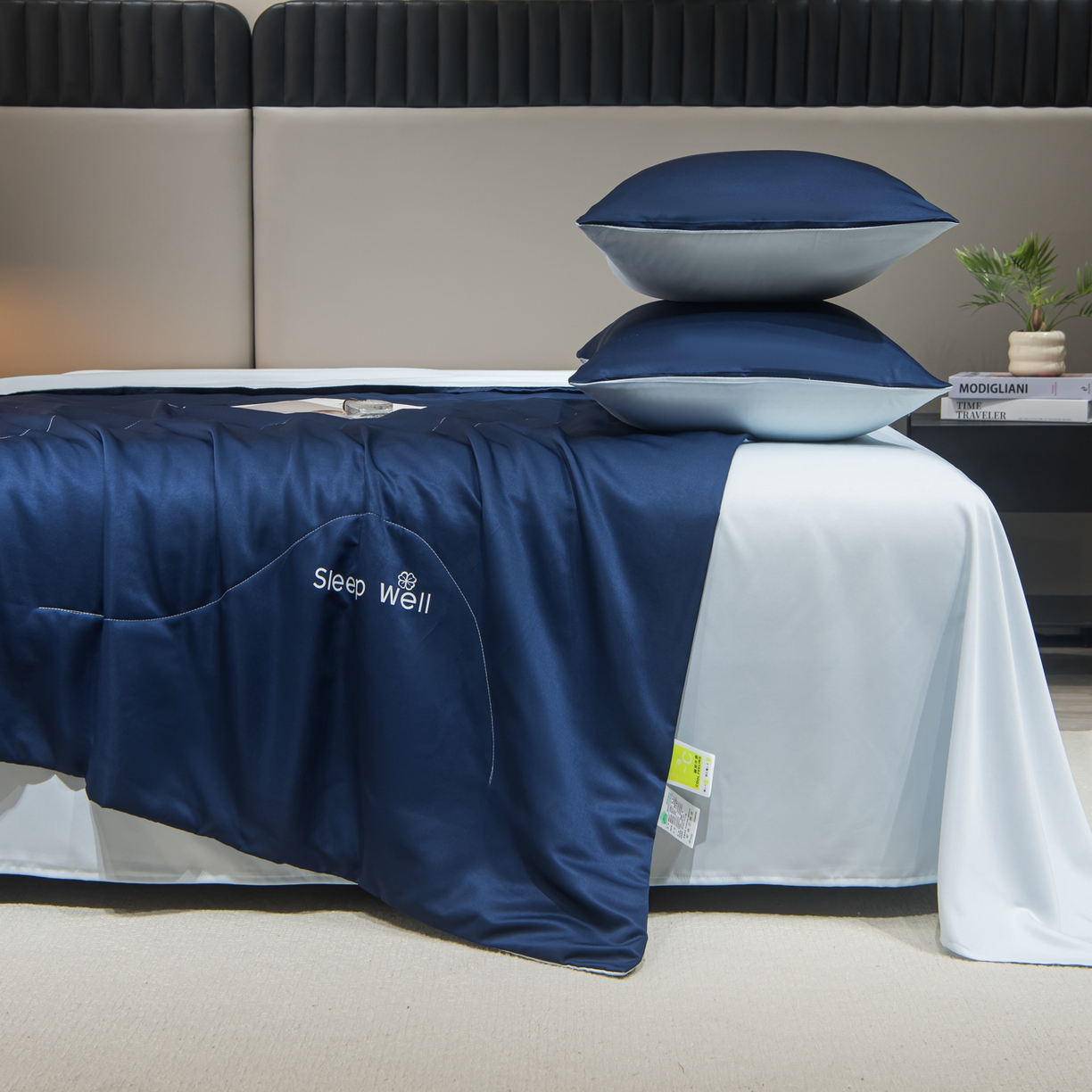 91家纺网 家纺一手货源 找家纺 花伞家居 2026新款烫画水洗真丝夏被四件套 烫画夏被-静海蓝+浅蓝