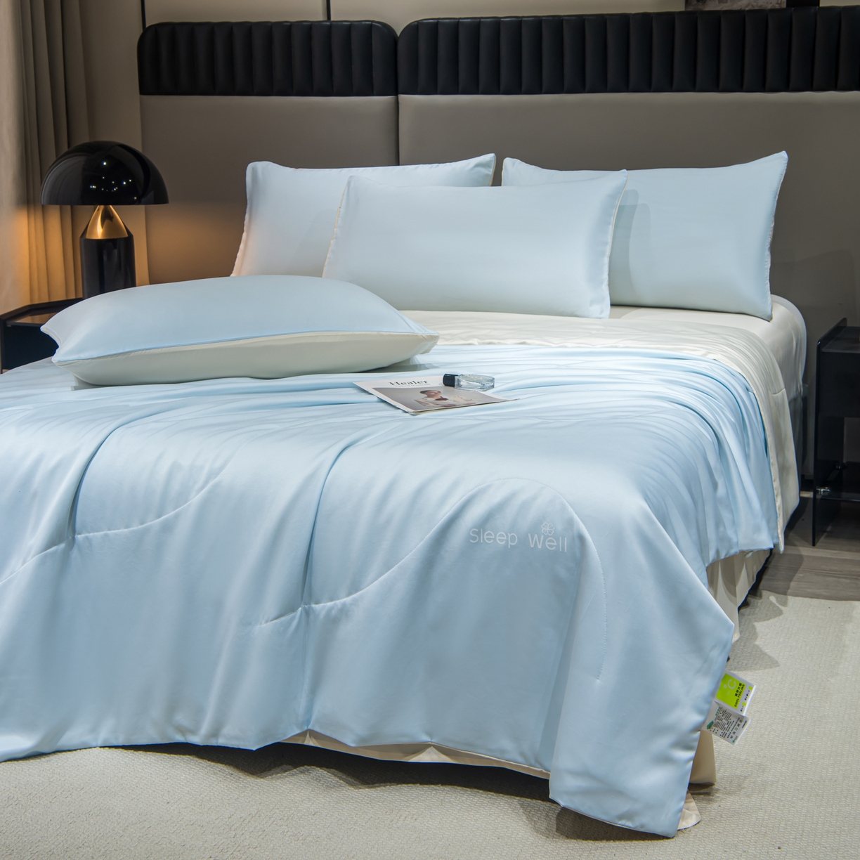 91家纺网 家纺一手货源 找家纺 花伞家居 2026新款烫画水洗真丝夏被四件套 烫画夏被-浅蓝+小米黄