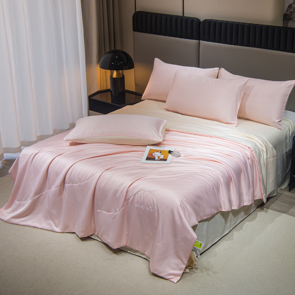 91家纺网 家纺一手货源 找家纺 花伞家居 2026新款烫画水洗真丝夏被四件套 烫画夏被-浅玉+小米黄