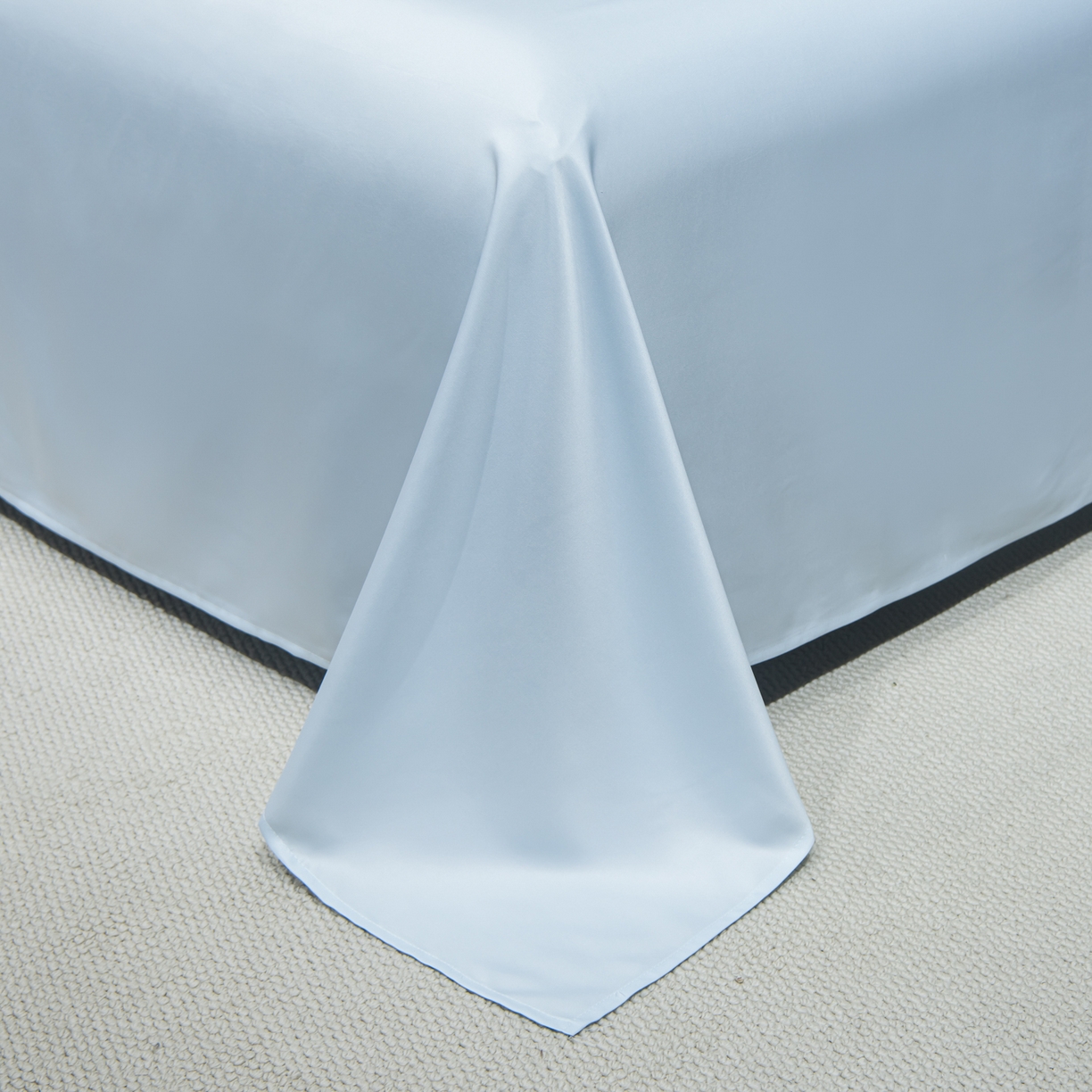 91家纺网 家纺一手货源 找家纺 花伞家居 2026新款烫画水洗真丝夏被四件套 烫画夏被-静海蓝+浅蓝