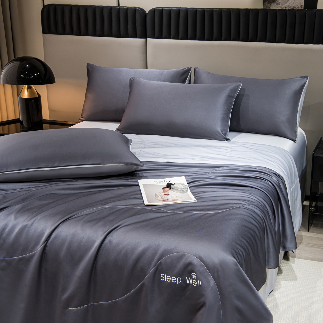 91家纺网 家纺一手货源 找家纺 花伞家居 2026新款烫画水洗真丝夏被四件套 烫画夏被-深灰+浅灰