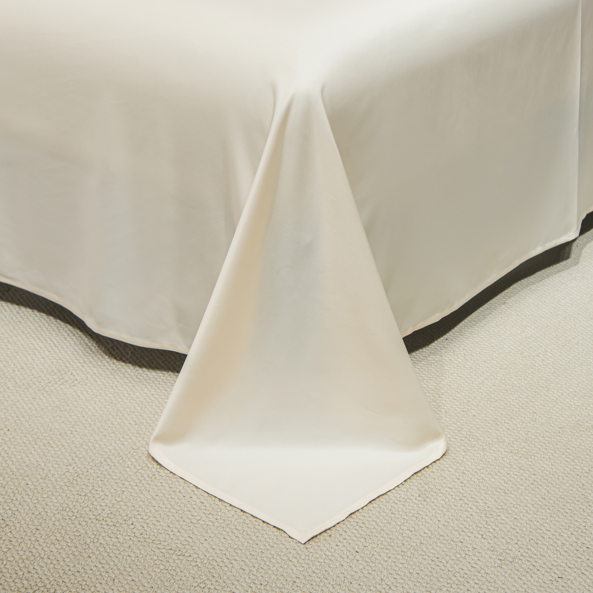 91家纺网 家纺一手货源 找家纺 花伞家居 2026新款烫画水洗真丝夏被四件套 烫画夏被-浅蓝+小米黄