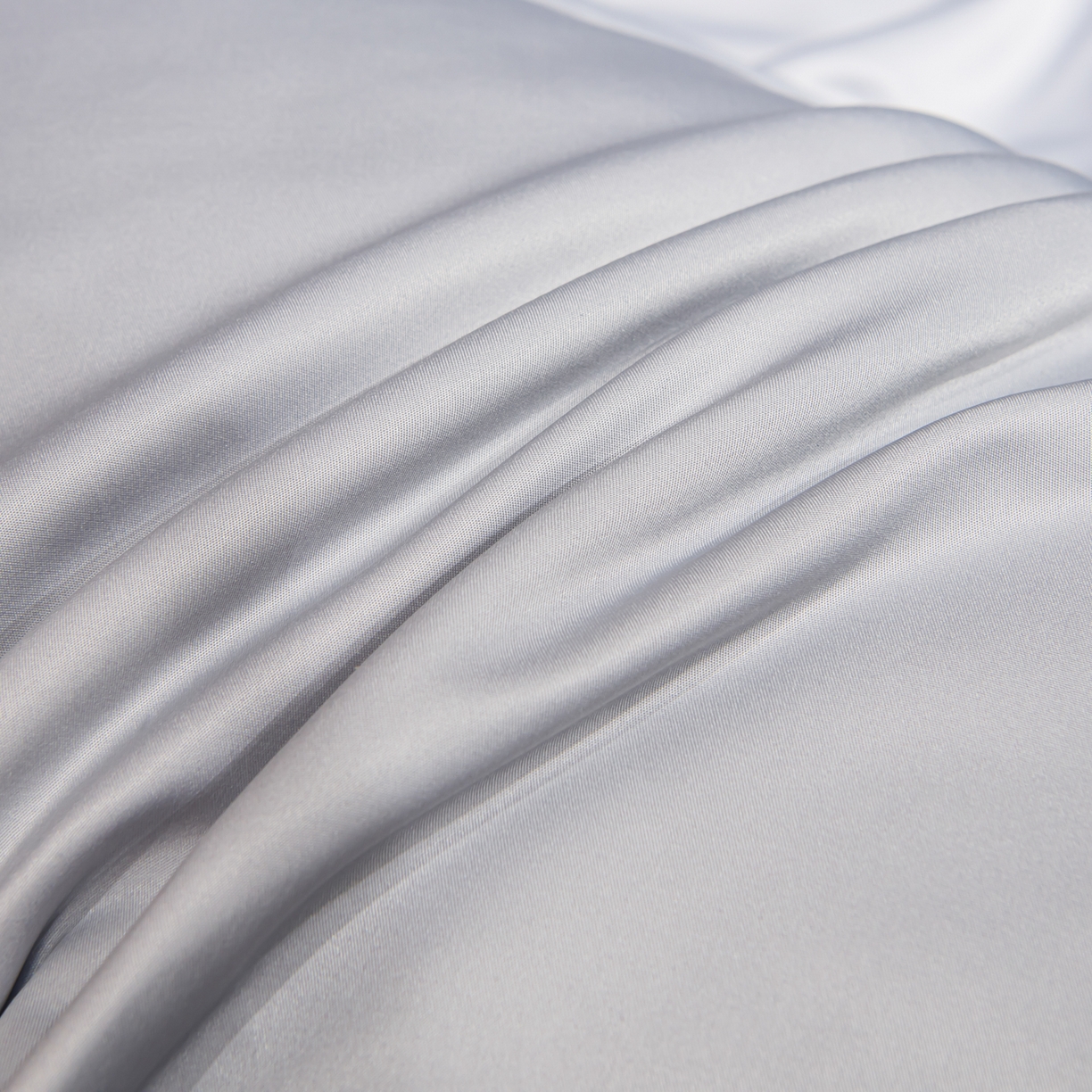 91家纺网 家纺一手货源 找家纺 花伞家居 2026新款烫画水洗真丝夏被四件套 烫画夏被-浅灰+梧桐杏