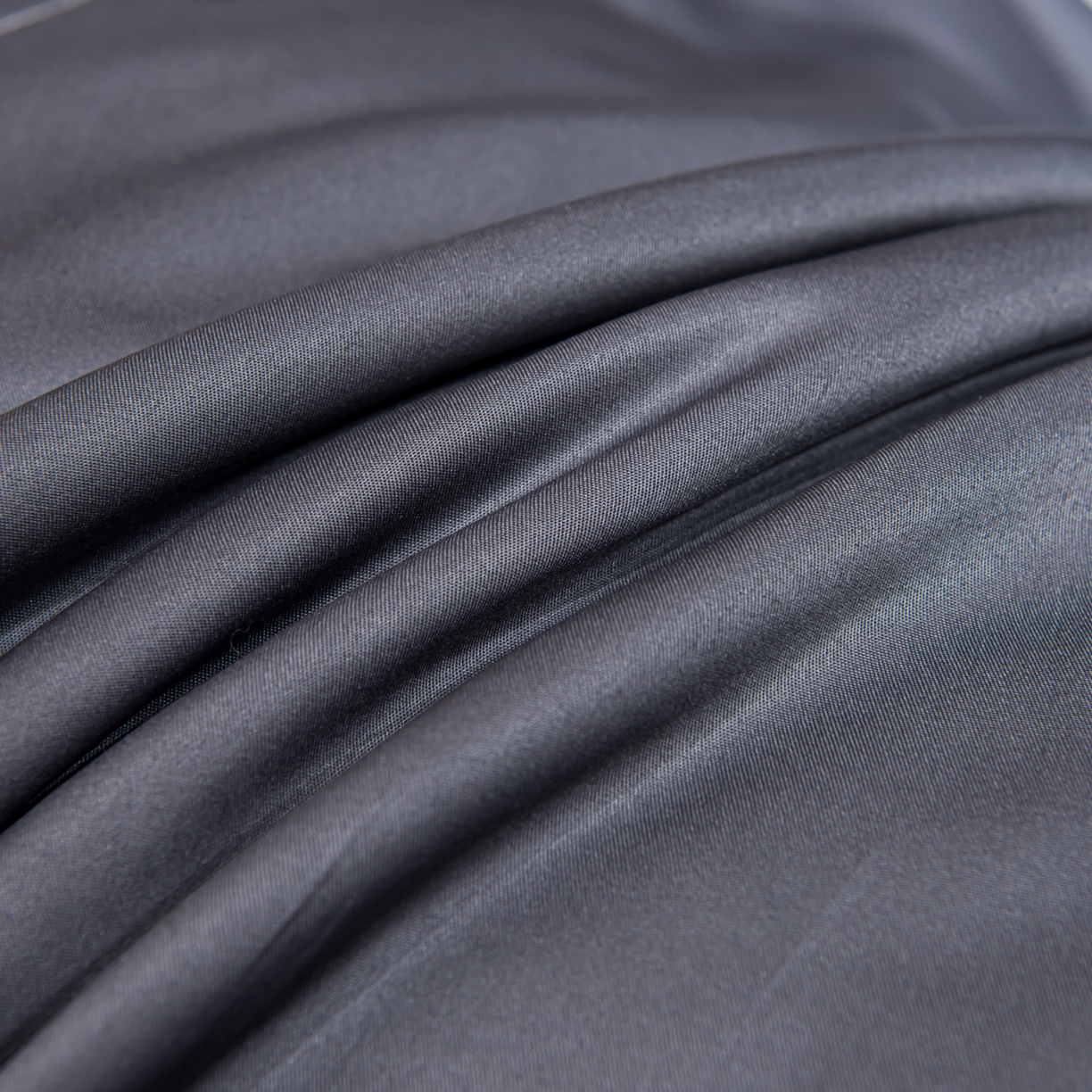 91家纺网 家纺一手货源 找家纺 花伞家居 2026新款烫画水洗真丝夏被四件套 烫画夏被-深灰+浅灰