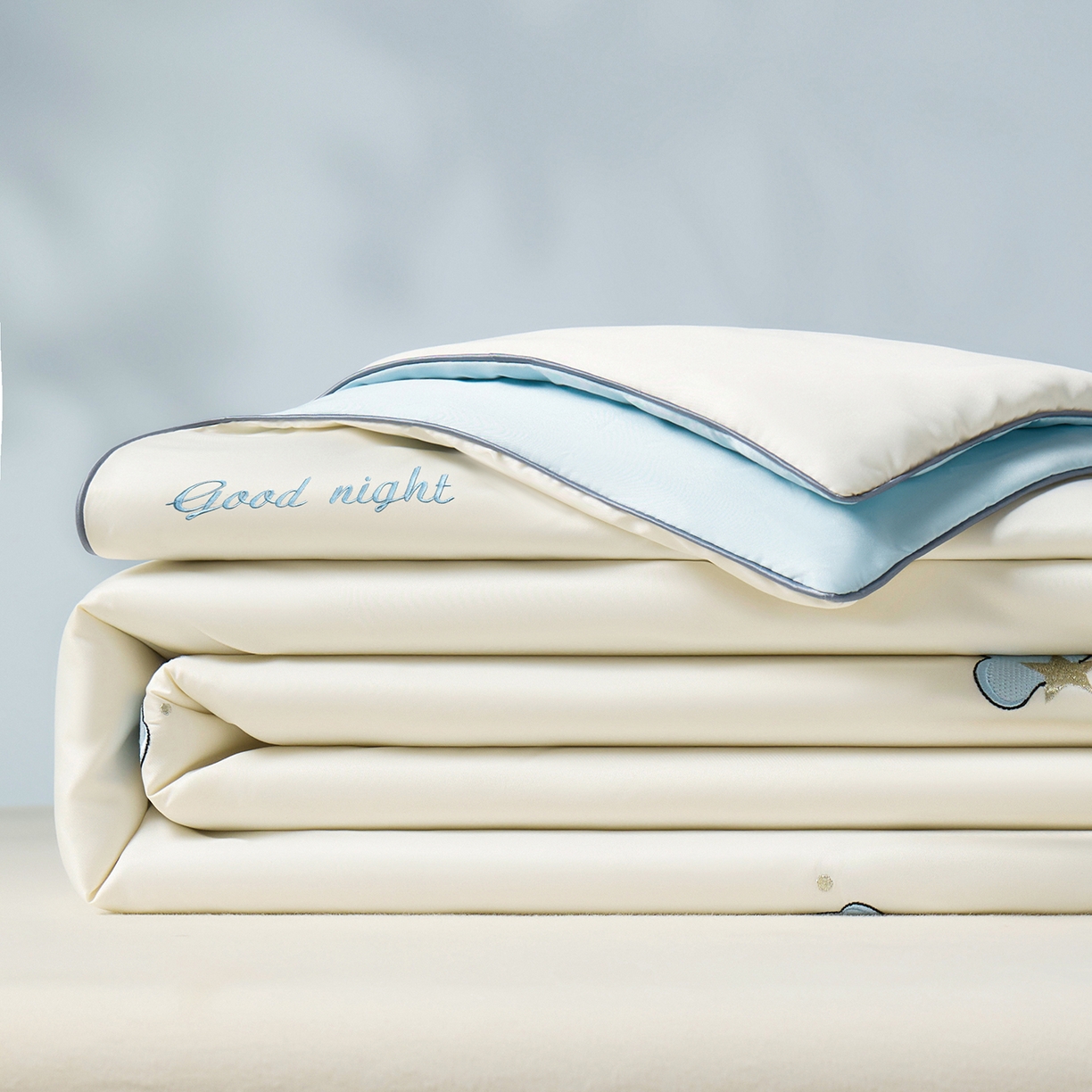 91家纺网 家纺一手货源 找家纺 梦舒羽 2026新款A类水洗冰丝满版夏凉被 云朵-奶白蓝