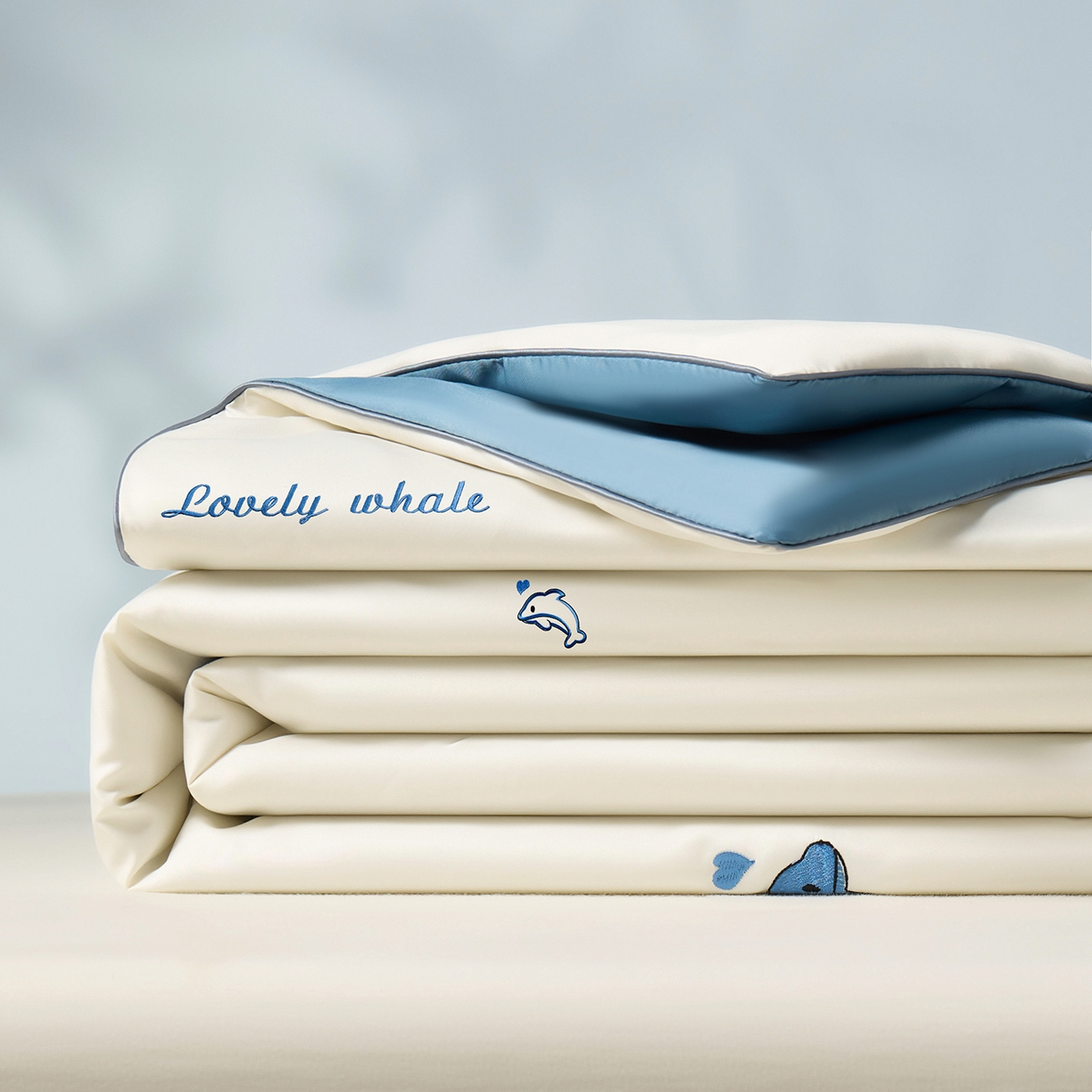 91家纺网 家纺一手货源 找家纺 梦舒羽 2026新款A类水洗冰丝满版夏凉被 海豚-奶白蓝