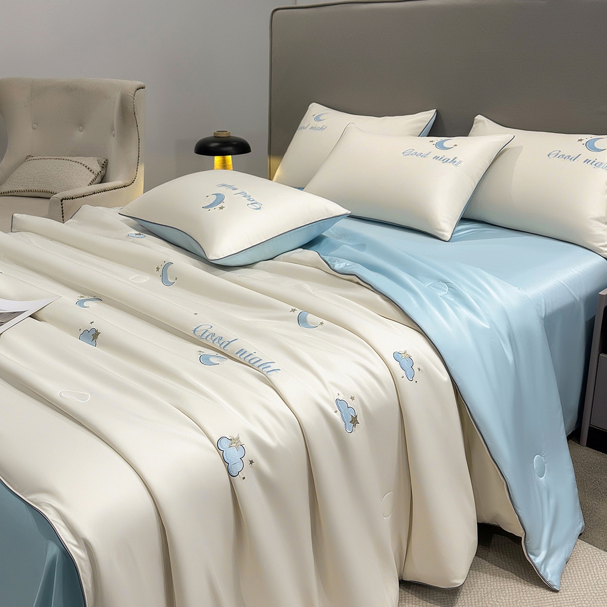 91家纺网 家纺一手货源 找家纺 梦舒羽 2026新款A类水洗冰丝满版夏凉被 云朵-奶白蓝