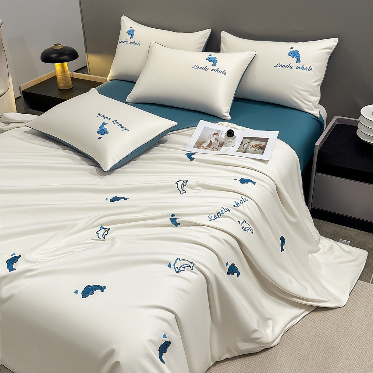 91家纺网 家纺一手货源 找家纺 梦舒羽 2026新款A类水洗冰丝满版夏凉被 海豚-奶白蓝