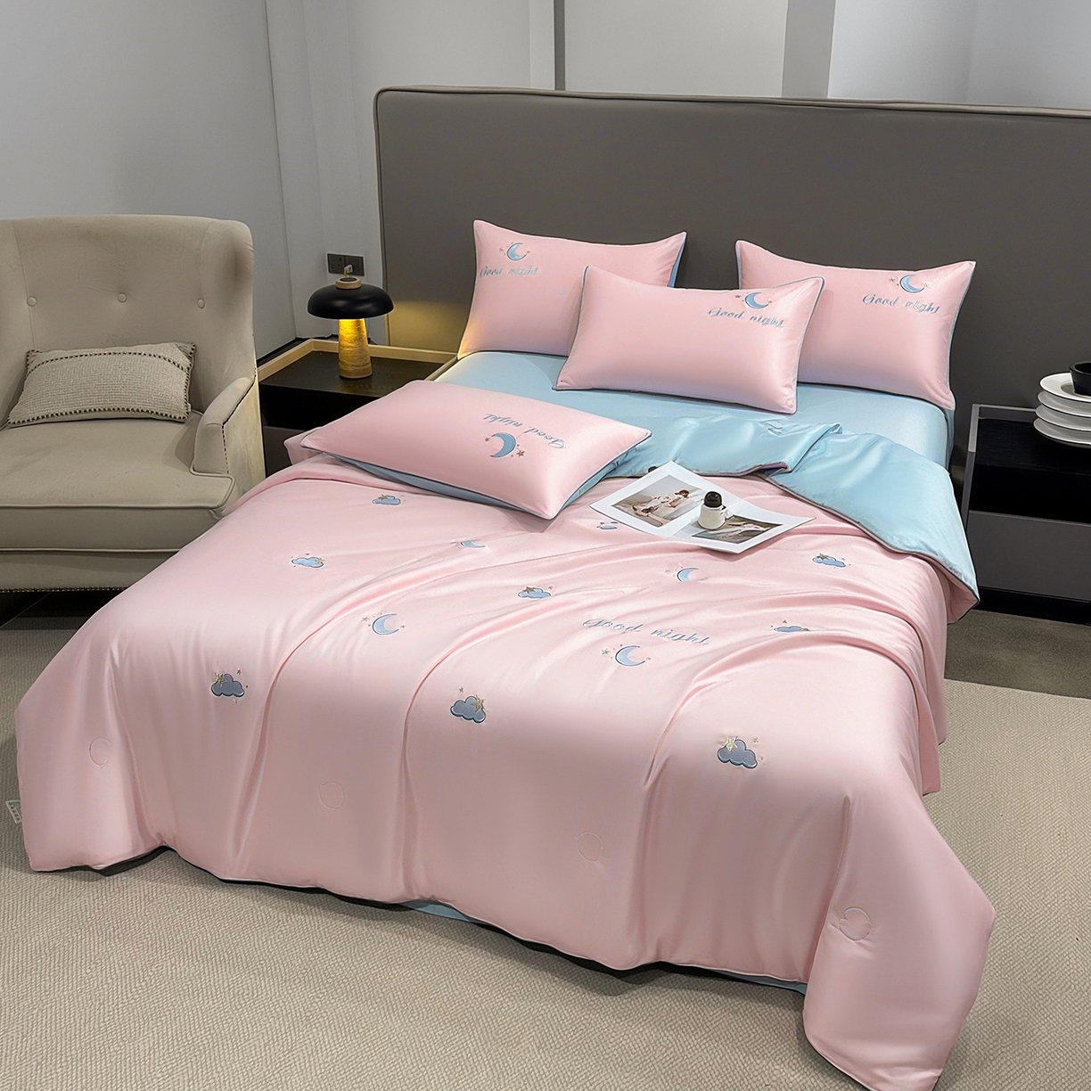 91家纺网 家纺一手货源 找家纺 梦舒羽 2026新款A类水洗冰丝满版夏凉被 云朵-粉玉蓝