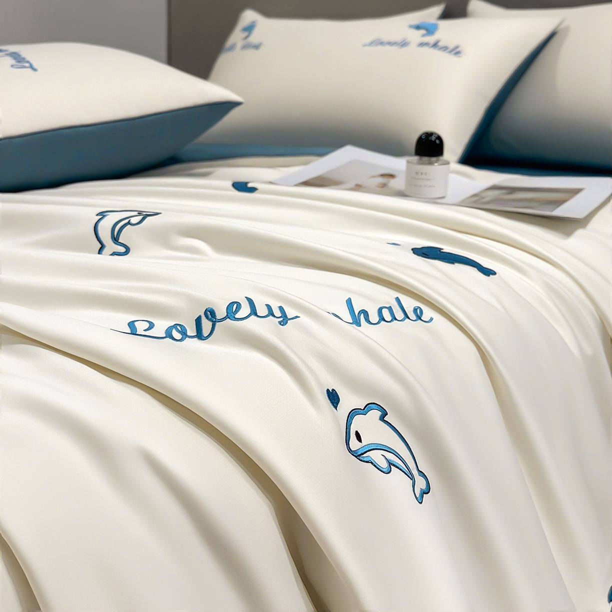 91家纺网 家纺一手货源 找家纺 梦舒羽 2026新款A类水洗冰丝满版夏凉被 海豚-奶白蓝