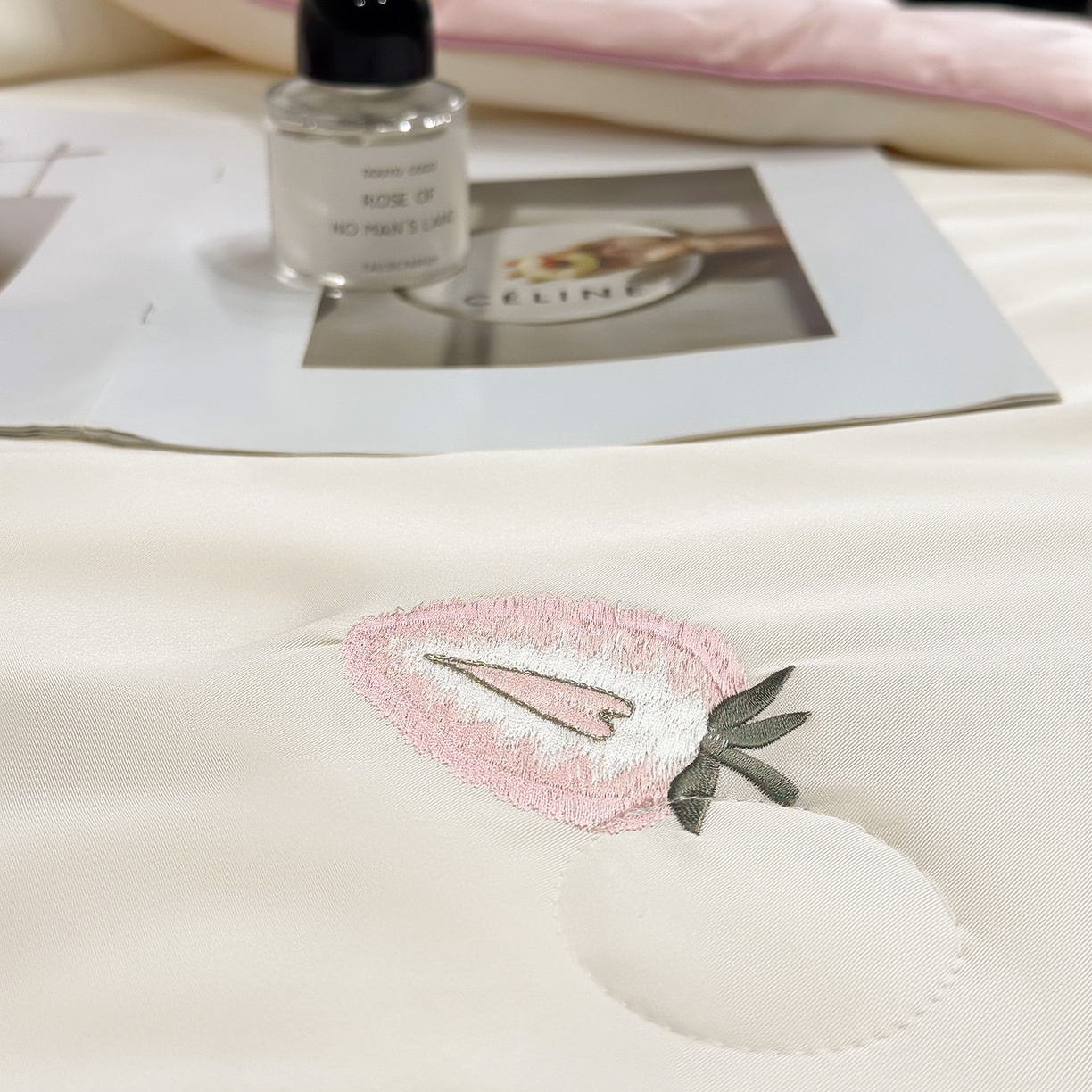 91家纺网 家纺一手货源 找家纺 梦舒羽 2026新款A类水洗冰丝满版夏凉被 草莓-奶白粉