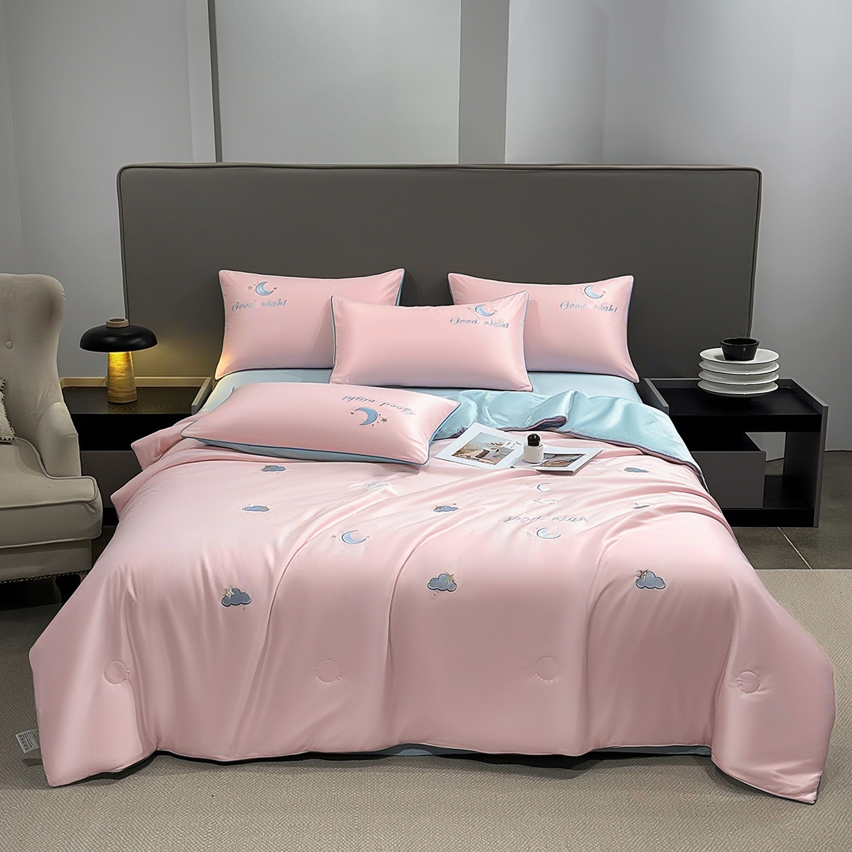 91家纺网 家纺一手货源 找家纺 梦舒羽 2026新款A类水洗冰丝满版夏凉被 云朵-粉玉蓝