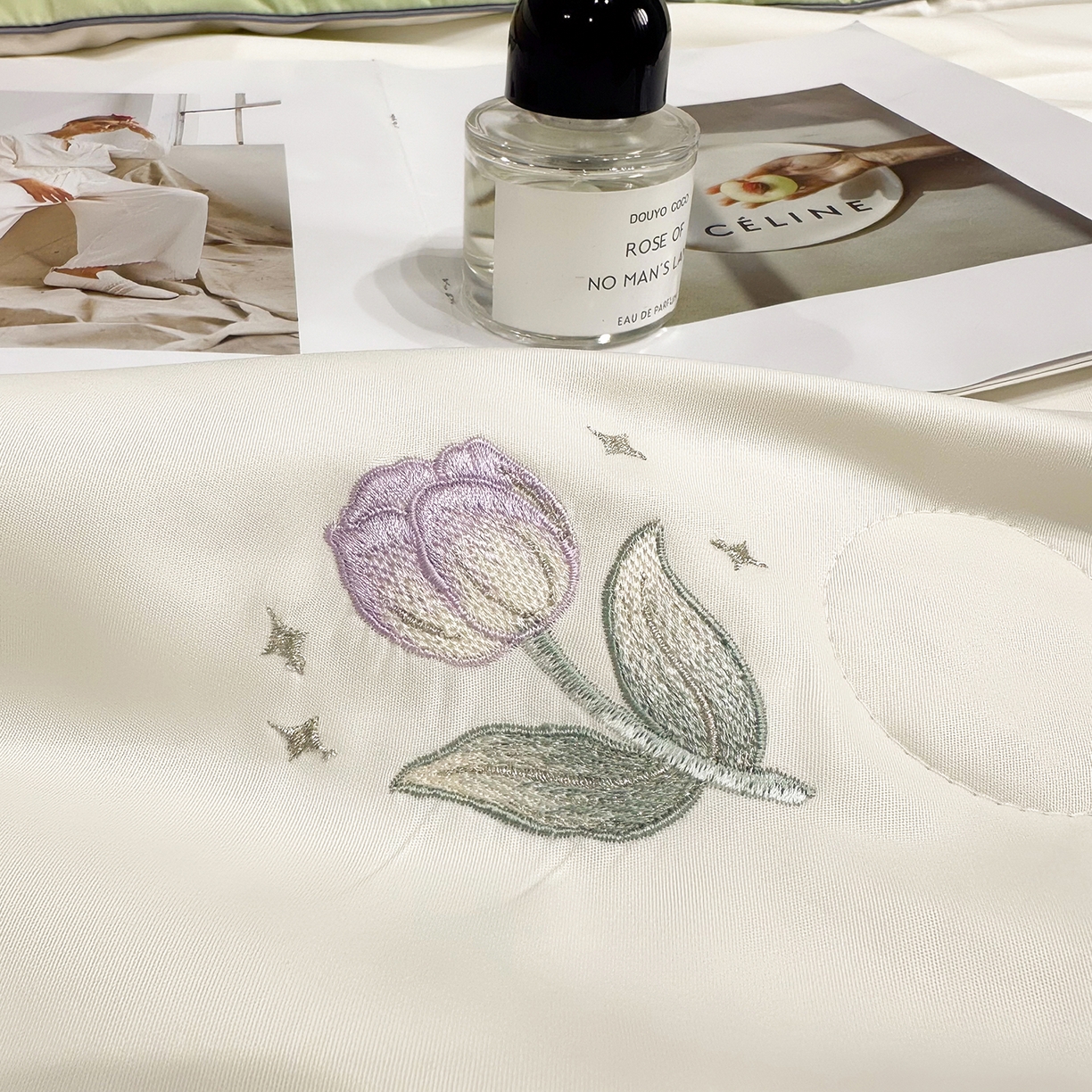 91家纺网 家纺一手货源 找家纺 梦舒羽 2026新款A类水洗冰丝满版夏凉被 郁金香-奶白绿