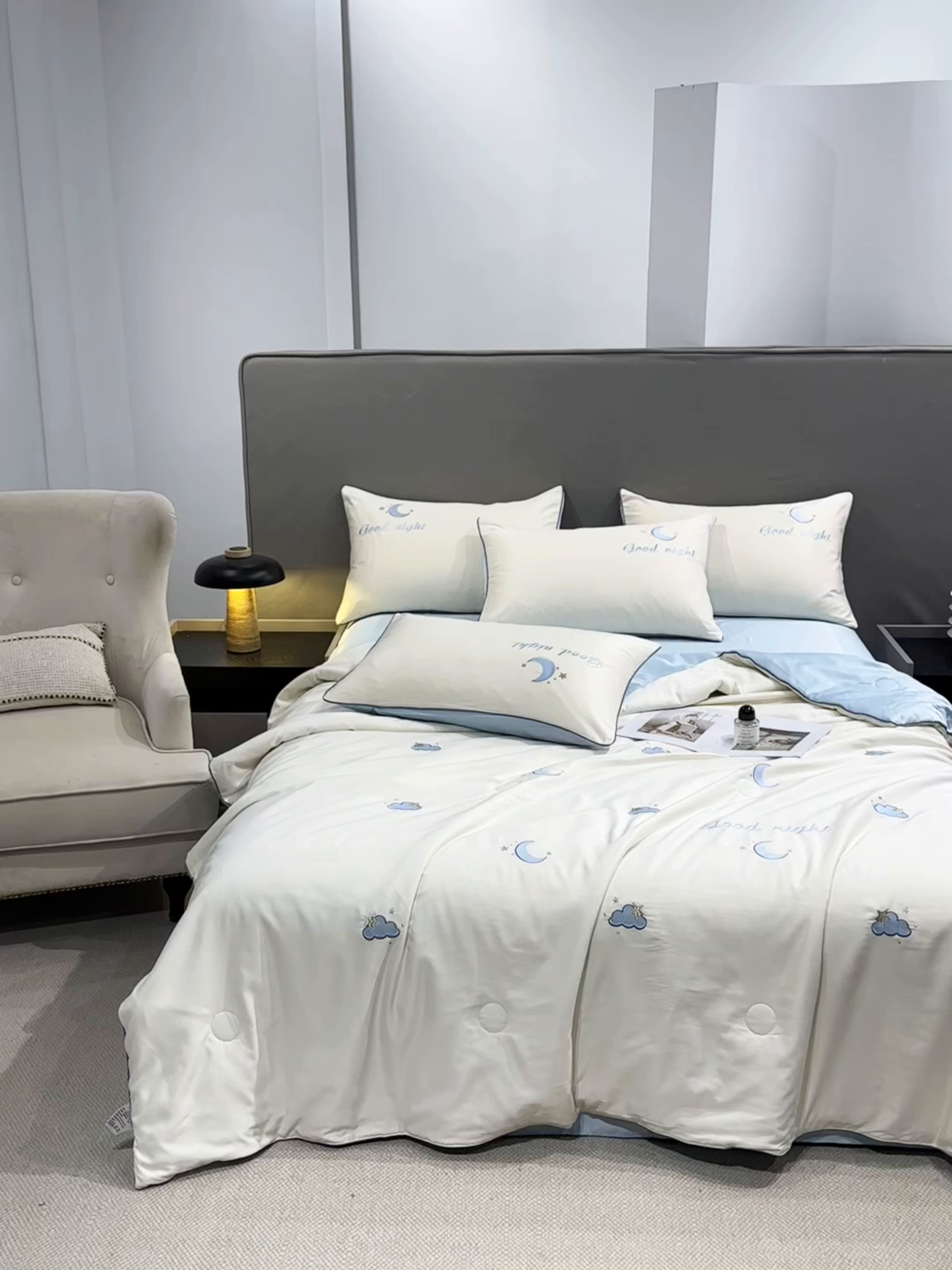 91家纺网 家纺一手货源 找家纺 梦舒羽 2026新款A类水洗冰丝满版夏凉被 云朵-奶白蓝