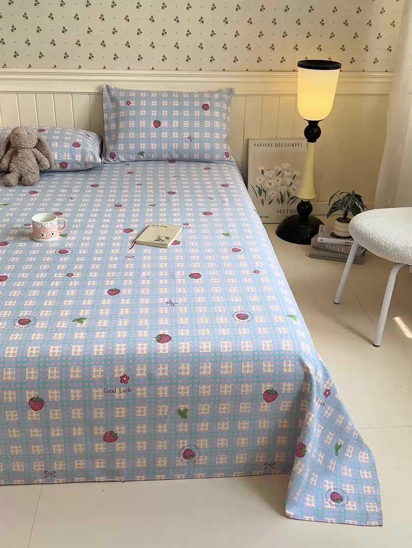 91家纺网 家纺一手货源 找家纺 美梦里 2026春夏新款小清新原棉老粗布席子凉席单床单床单单件单品床单 草莓格