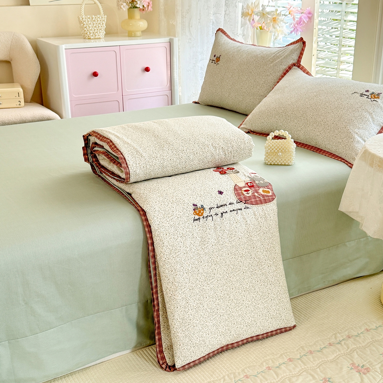 91家纺网 家纺一手货源 找家纺 艾唯希家纺 2026新款多功能全棉活套夏被四件套刺绣工艺纯棉四季通用-知意系列 知意-绿