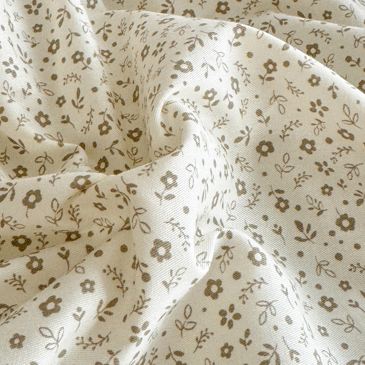 91家纺网 家纺一手货源 找家纺 艾唯希家纺 2026新款多功能全棉活套夏被四件套刺绣工艺纯棉四季通用-知意系列 知意-奶茶