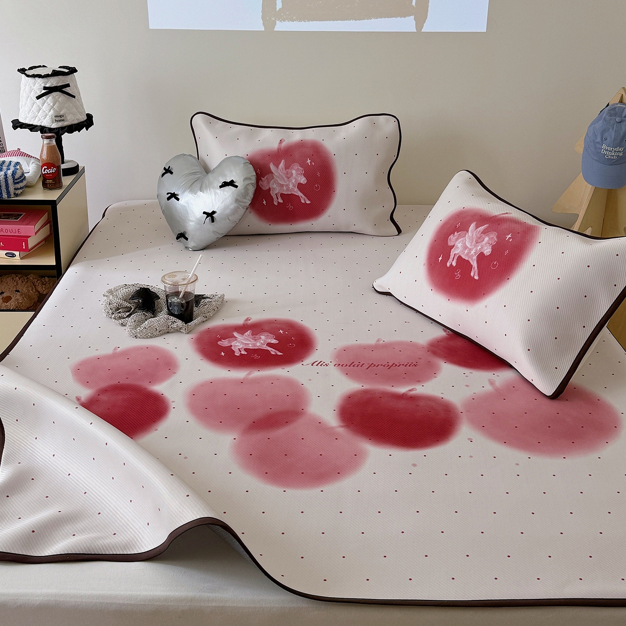 91家纺网 家纺一手货源 找家纺 山茶家居-原创设计（原山茶家纺） 2026新款韩国设计师合作款斜纹冰丝席凉席 韩国设计系列--天使小马