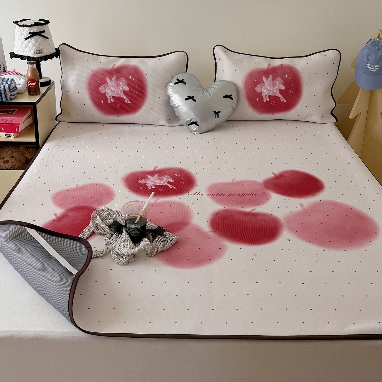 91家纺网 家纺一手货源 找家纺 山茶家居-原创设计（原山茶家纺） 2026新款韩国设计师合作款斜纹冰丝席凉席 韩国设计系列--天使小马