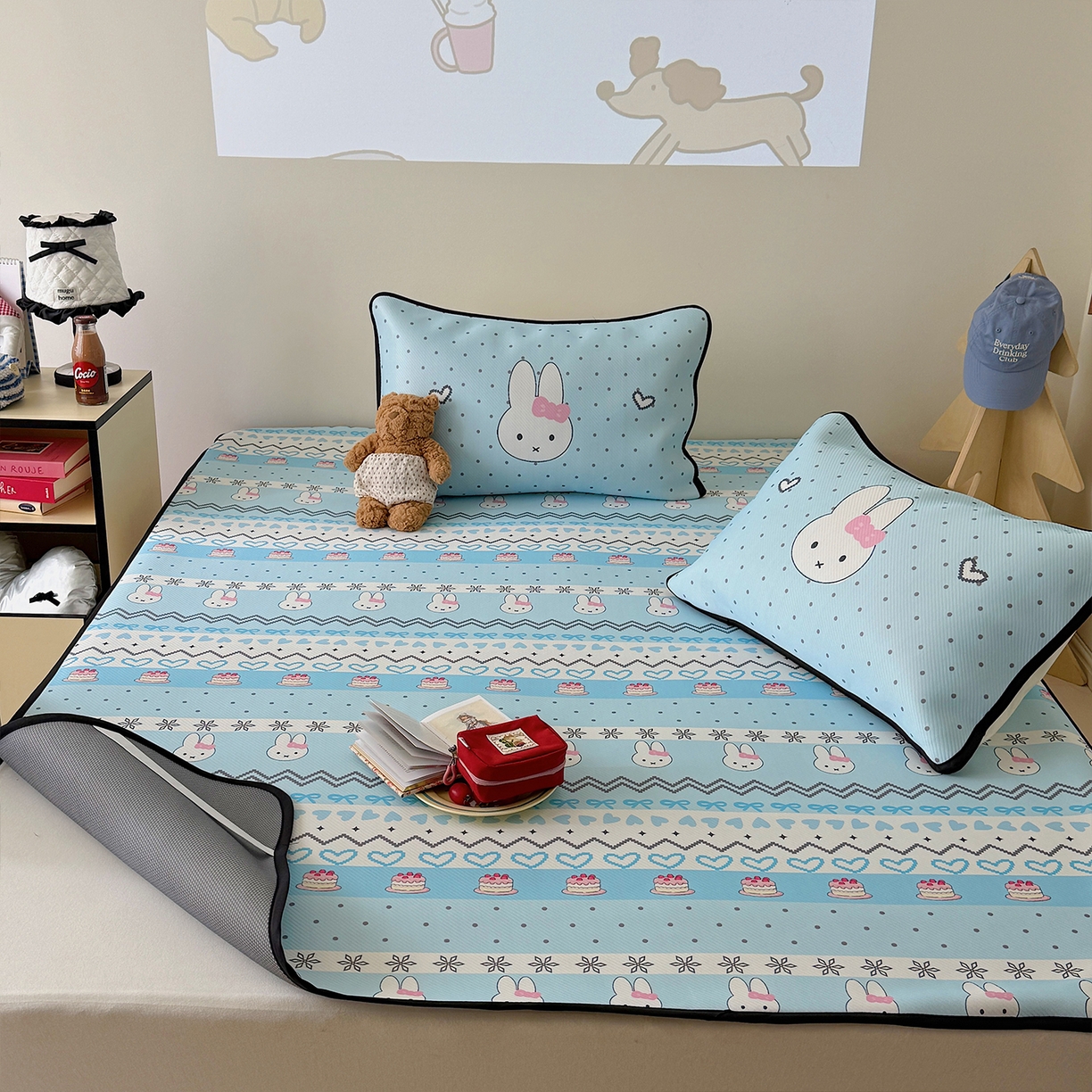 91家纺网 家纺一手货源 找家纺 山茶家居-原创设计（原山茶家纺） 2026新款韩国设计师合作款斜纹冰丝席凉席 韩国设计系列--海盐米菲