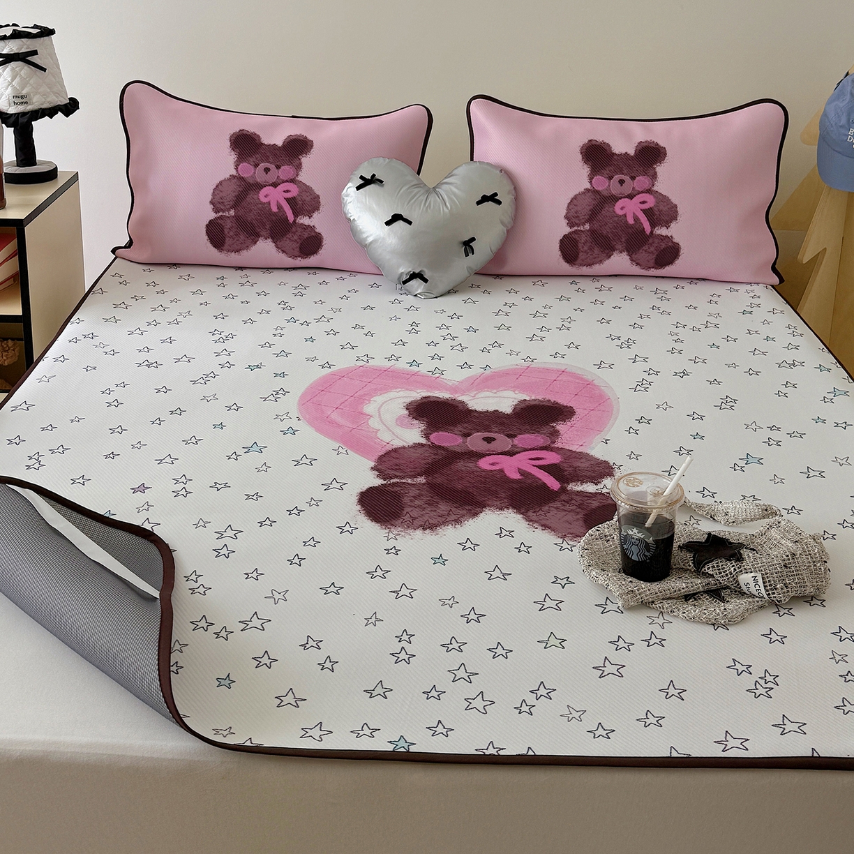 91家纺网 家纺一手货源 找家纺 山茶家居-原创设计（原山茶家纺） 2026新款韩国设计师合作款斜纹冰丝席凉席 韩国设计系列-星星熊