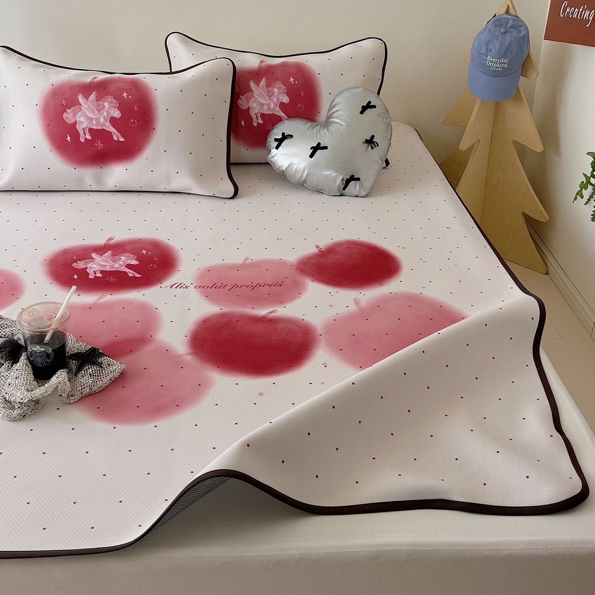 91家纺网 家纺一手货源 找家纺 山茶家居-原创设计（原山茶家纺） 2026新款韩国设计师合作款斜纹冰丝席凉席 韩国设计系列--天使小马