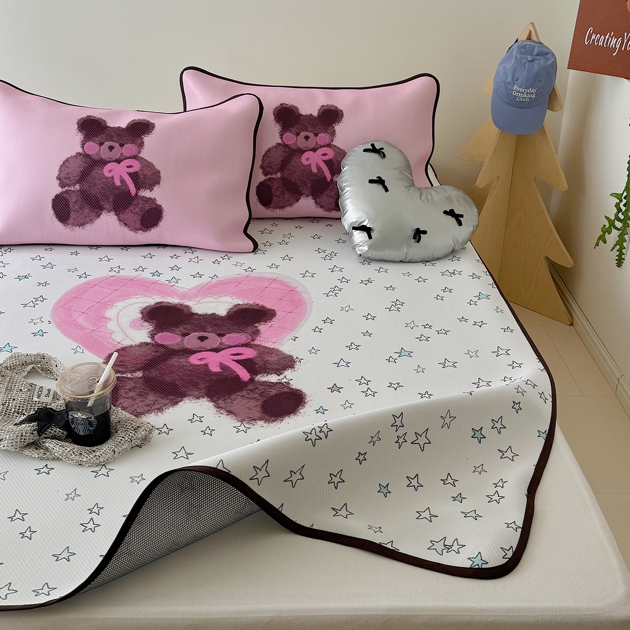 91家纺网 家纺一手货源 找家纺 山茶家居-原创设计（原山茶家纺） 2026新款韩国设计师合作款斜纹冰丝席凉席 韩国设计系列-星星熊