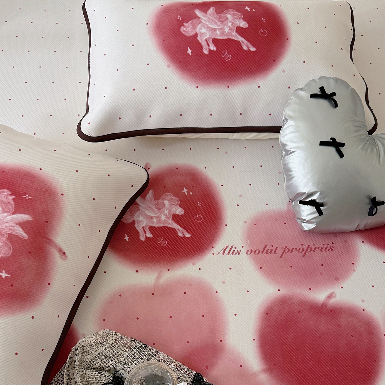 91家纺网 家纺一手货源 找家纺 山茶家居-原创设计（原山茶家纺） 2026新款韩国设计师合作款斜纹冰丝席凉席 韩国设计系列--天使小马