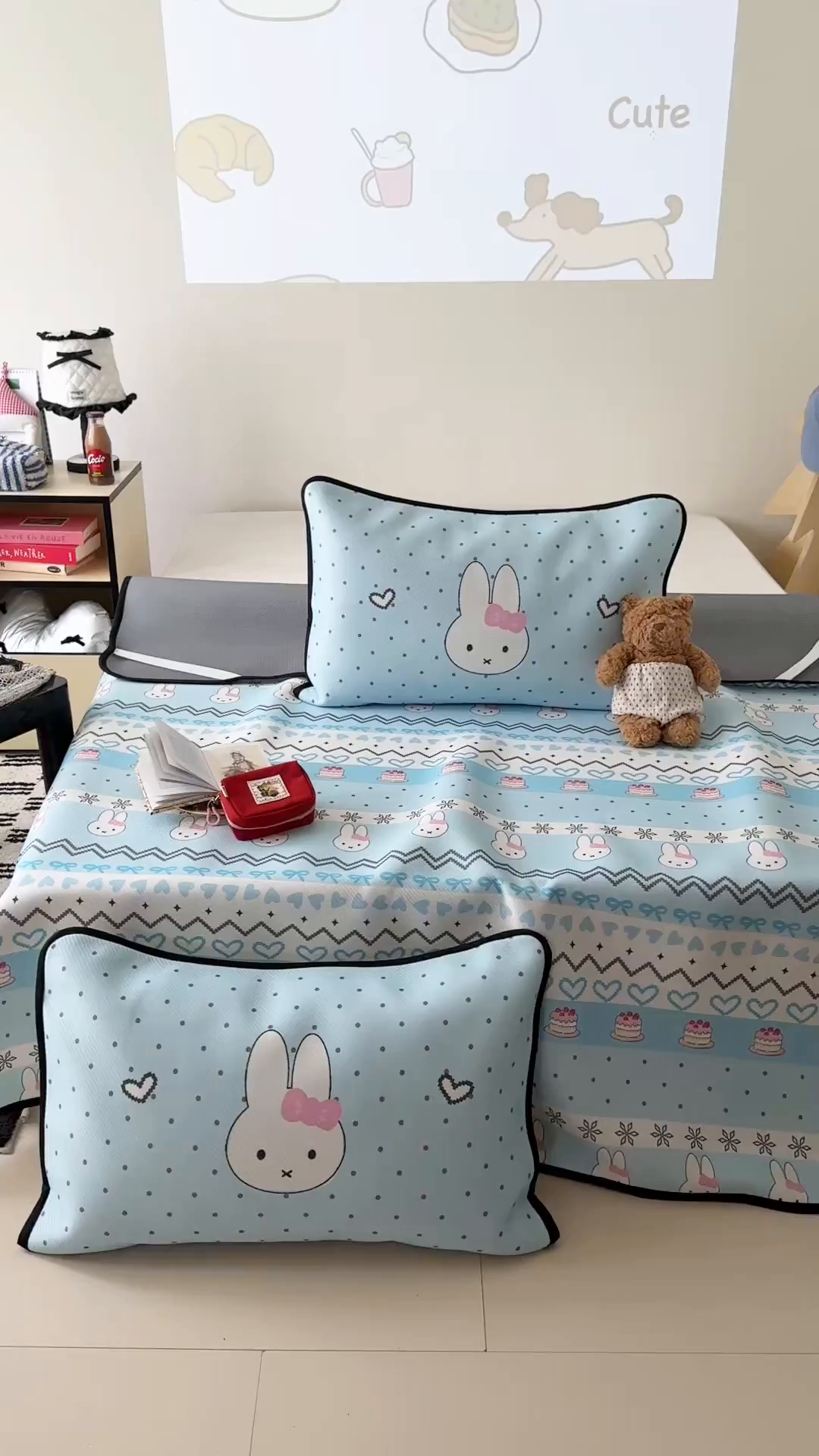 91家纺网 家纺一手货源 找家纺 山茶家居-原创设计（原山茶家纺） 2026新款韩国设计师合作款斜纹冰丝席凉席 韩国设计系列--海盐米菲