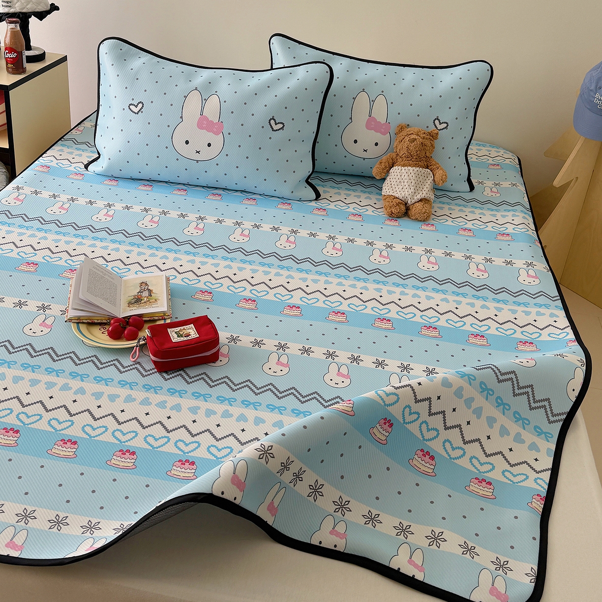 91家纺网 家纺一手货源 找家纺 山茶家居-原创设计（原山茶家纺） 2026新款韩国设计师合作款斜纹冰丝席凉席 韩国设计系列--海盐米菲