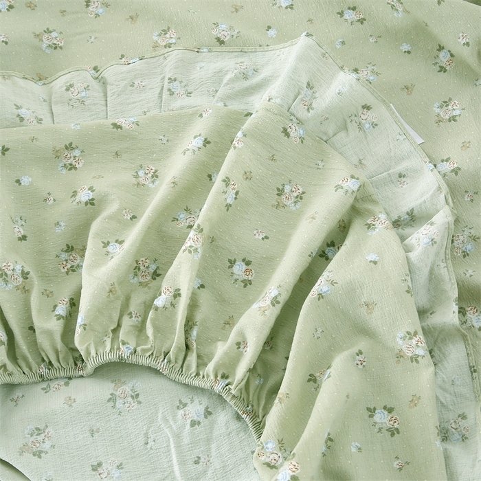 91家纺网 家纺一手货源 找家纺 乐逸家纺 2026新款A类母婴级韩系爆款花边款碎花床笠三件套四件套 韩系花边款床笠落日暮年绿