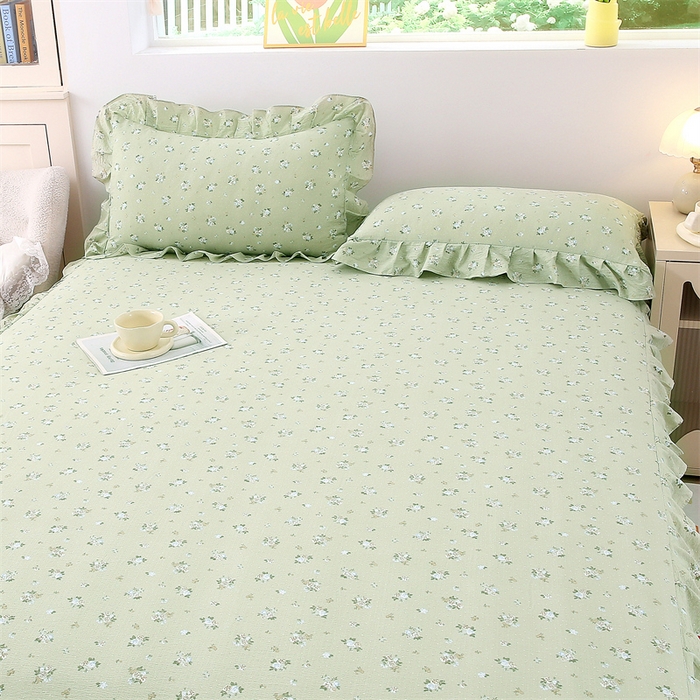 91家纺网 家纺一手货源 找家纺 乐逸家纺 2026新款A类母婴级韩系爆款花边款碎花床笠三件套四件套 韩系花边款床笠落日暮年绿