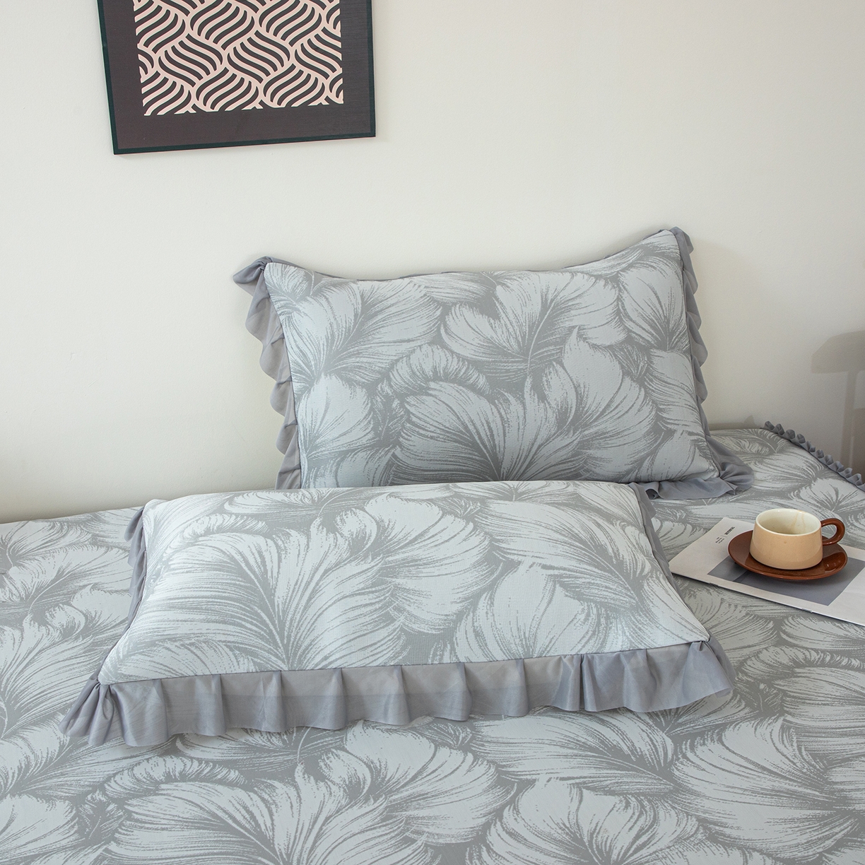 91家纺网 家纺一手货源 找家纺 （总）铠畅家纺 2026新款A类高克重PE三明治复合乙纶提花冰豆豆凉席床裙-云栖