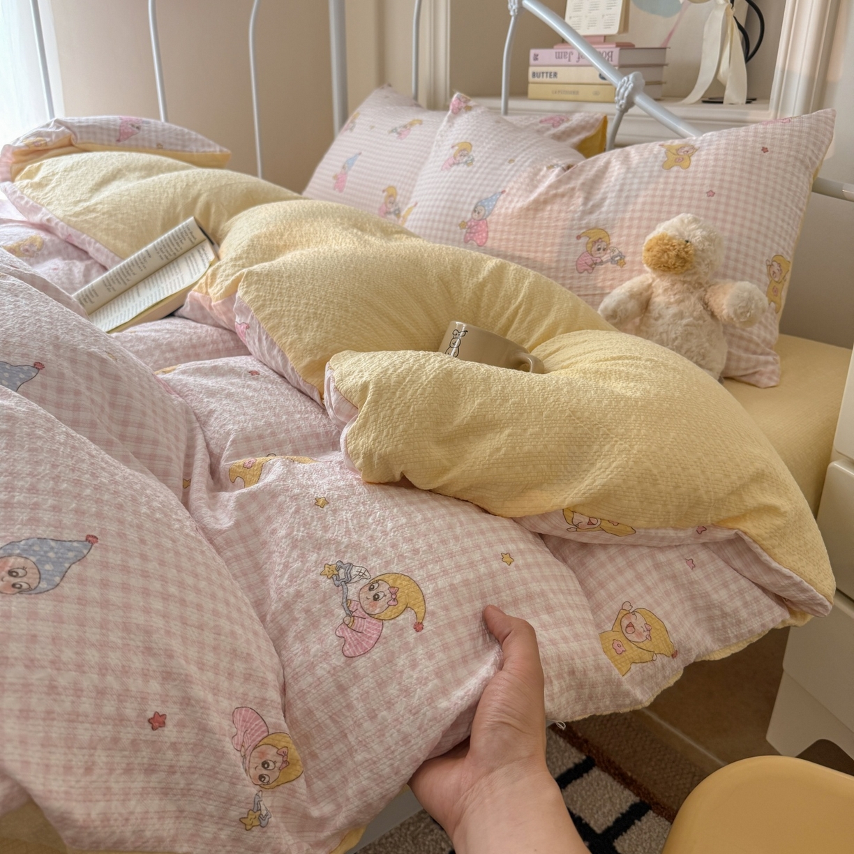 91家纺网 家纺一手货源 找家纺 温眠家纺 2026新款高品质泡芙纱简单款四件套 追梦人粉