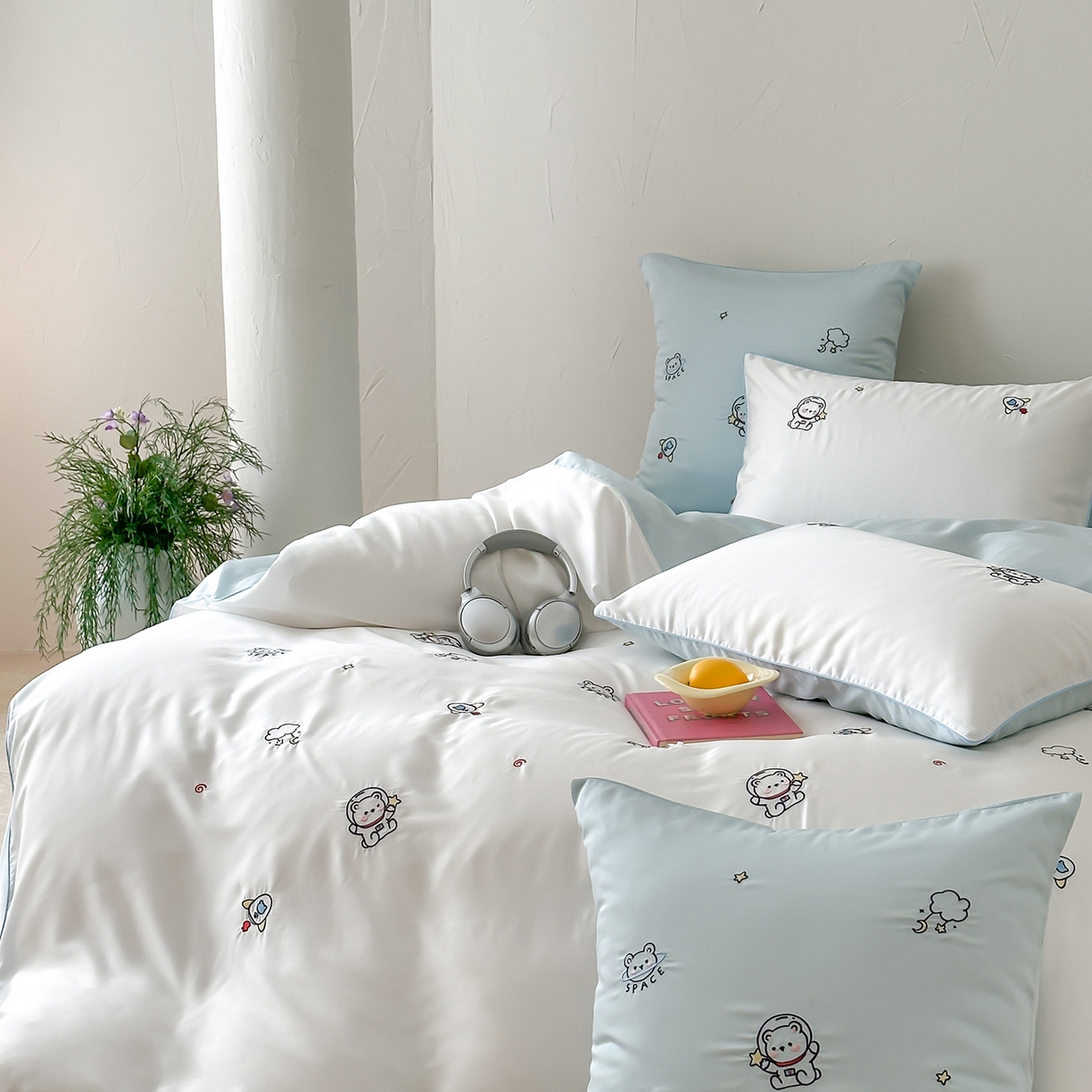 91家纺网 家纺一手货源 找家纺 （总）西西家居 2026新款60支奥地利兰精天丝四件套-小熊宇航员