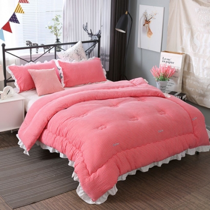 91家纺网 家纺一手货源 找家纺 畅畅家纺 韩版荷叶边时尚小清新条纹水洗棉冬被  小清新豆沙