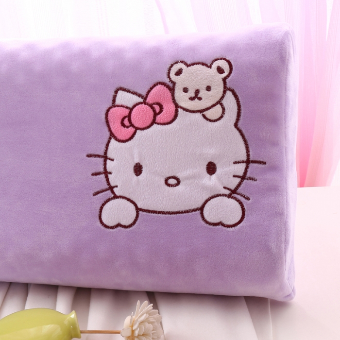 91家纺网 家纺一手货源 找家纺 希咪岚 KT猫贴布绣儿童乳胶枕  紫色