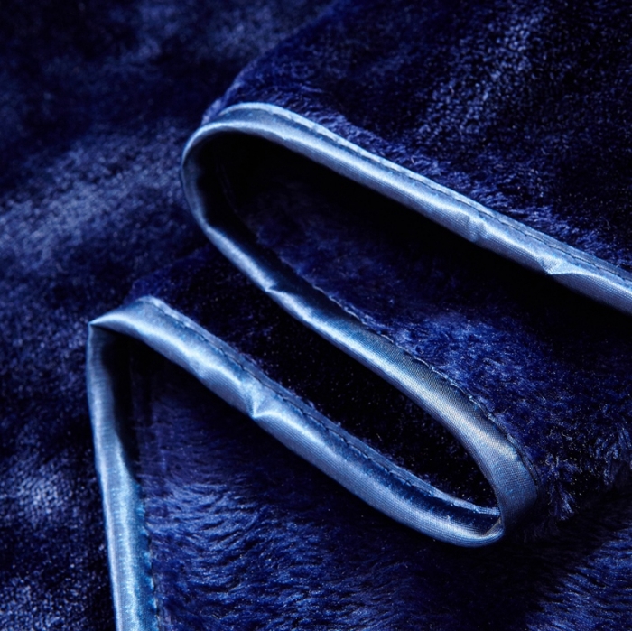 91家纺网 家纺一手货源 找家纺 来菲加厚纯色法莱绒毛毯珊瑚绒毯子素色金貂绒深蓝