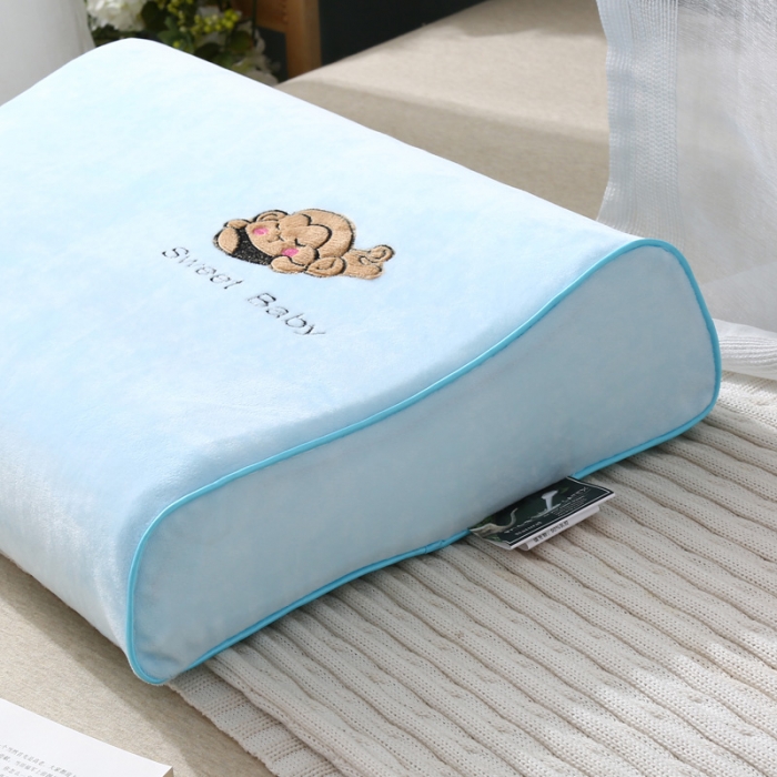 91家纺网 家纺一手货源 找家纺 泰国天然乳胶枕头成人款40*60平面按摩款刺绣枕头