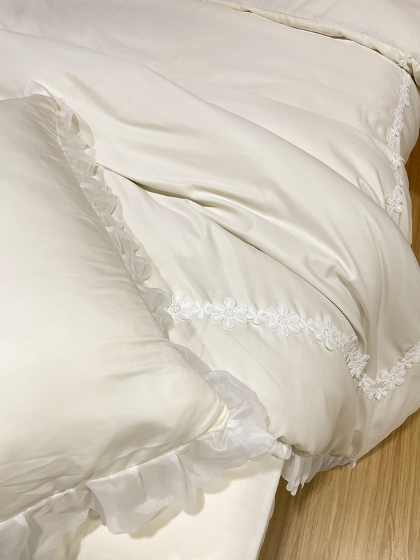 91家纺网 家纺一手货源 找家纺 狂想家 2025新款曲奇水洗真丝系列四件套 曲奇奶油白