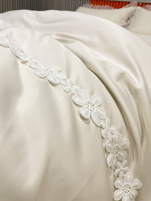 91家纺网 家纺一手货源 找家纺 狂想家 2025新款曲奇水洗真丝系列四件套 曲奇奶油白